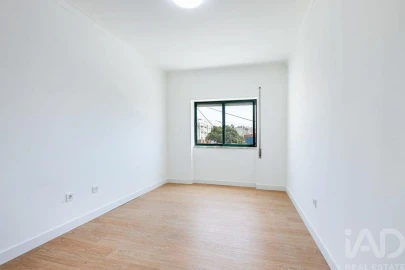 Apartamento T2 para Venda em Baixa da Banheira e Vale da Amoreira