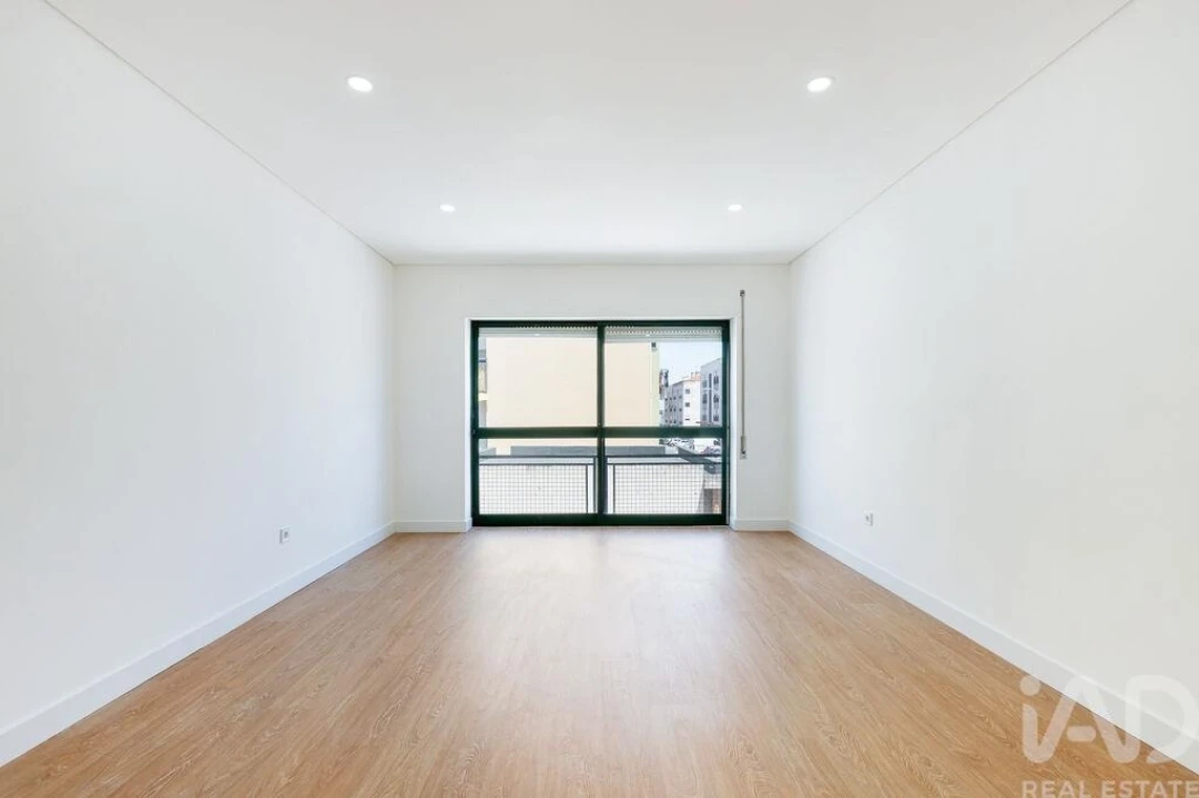 Apartamento T2 para Venda em Baixa da Banheira e Vale da Amoreira Foto 2