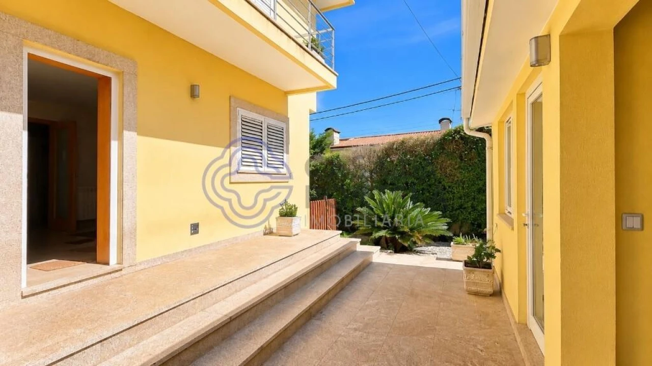 Moradia T3 para Venda em Campo e Sobrado Foto 25