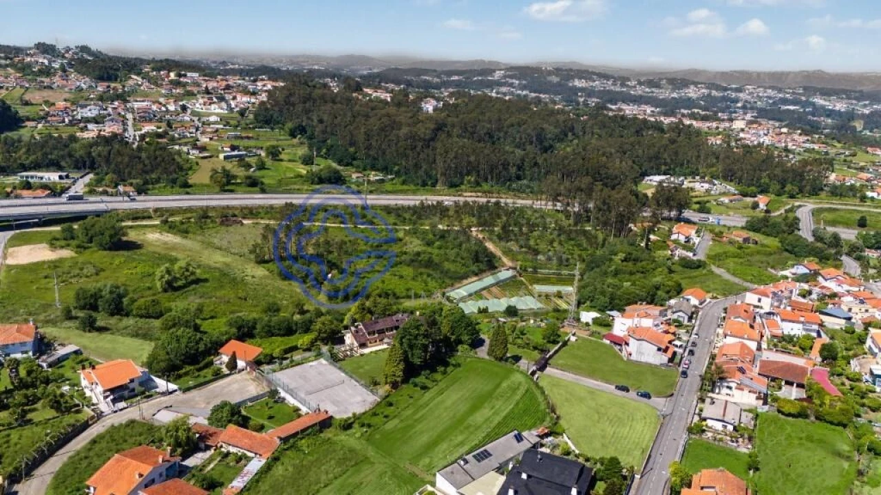 Moradia T6 para Venda em Argoncilhe Foto 48