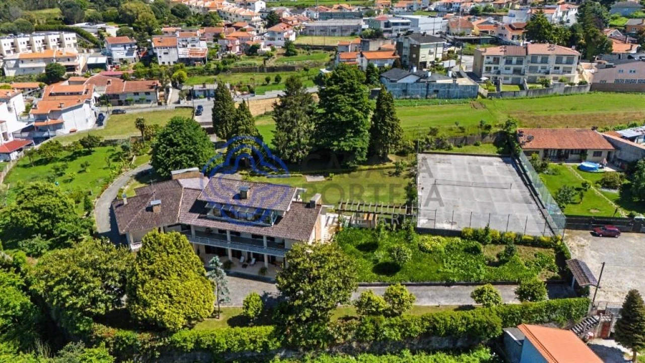 Moradia T6 para Venda em Argoncilhe Foto 45