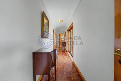 Moradia T6 para Venda em Argoncilhe