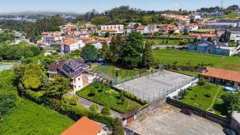 Moradia T6 para Venda em Argoncilhe