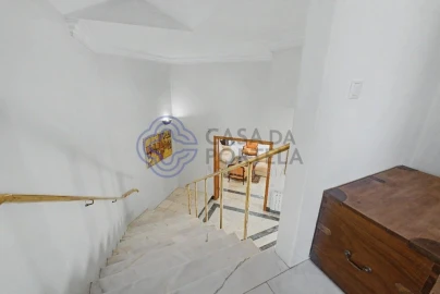 Moradia T6 para Venda em Argoncilhe