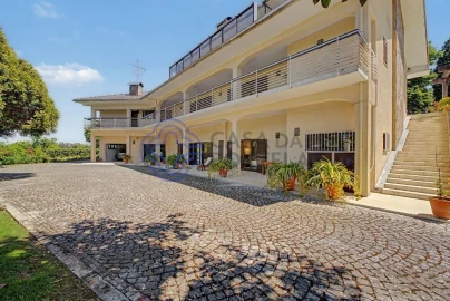 Moradia T6 para Venda em Argoncilhe