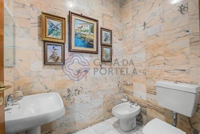 Moradia T6 para Venda em Argoncilhe