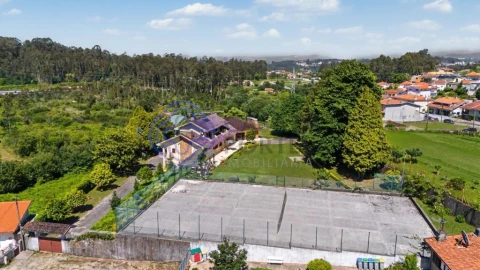 Moradia T6 para Venda em Argoncilhe