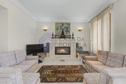 Moradia T6 para Venda em Argoncilhe