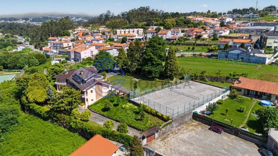 Moradia T6 para Venda em Argoncilhe Foto 49