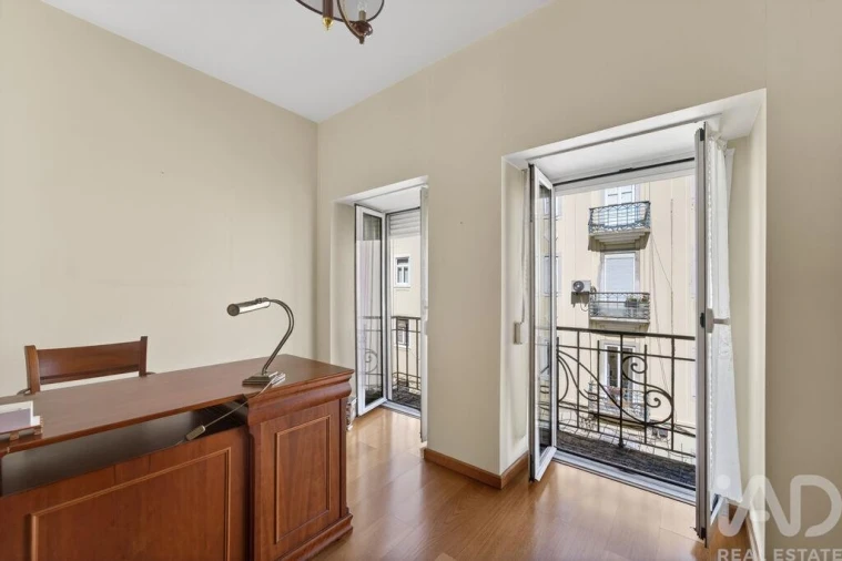 Apartamento T4 para Venda em Arroios Foto 4