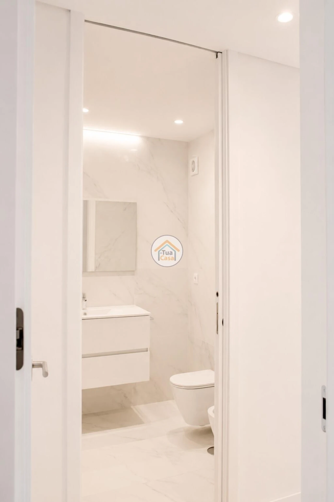 Apartamento T1 para Venda em Mafamude e Vilar do Paraíso Foto 38