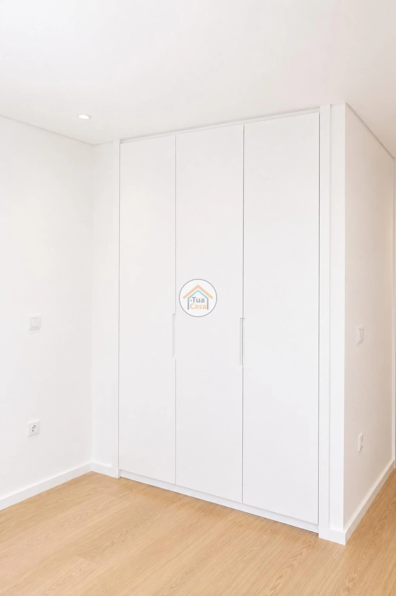 Apartamento T1 para Venda em Mafamude e Vilar do Paraíso Foto 17