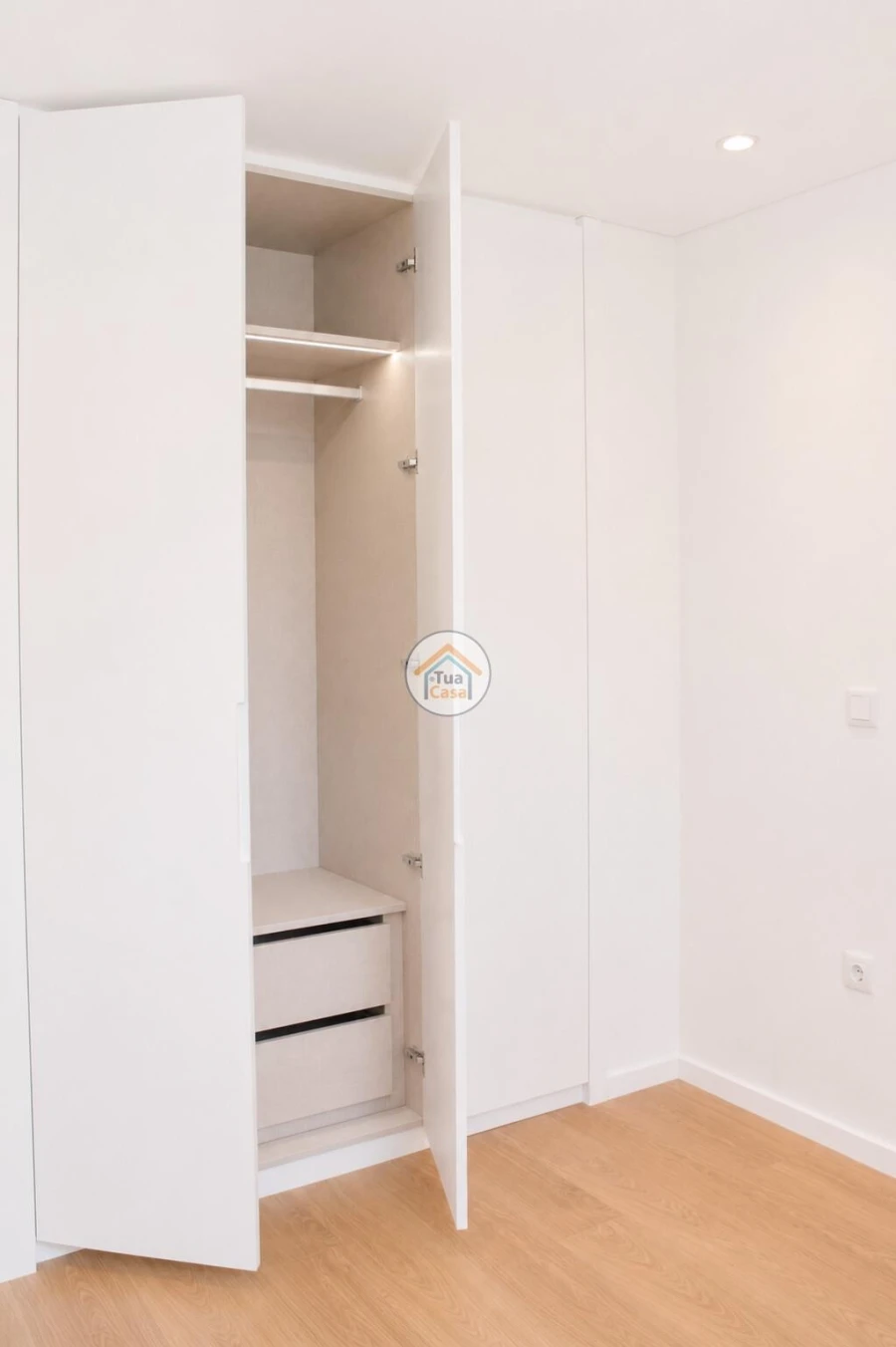 Apartamento T1 para Venda em Mafamude e Vilar do Paraíso Foto 49