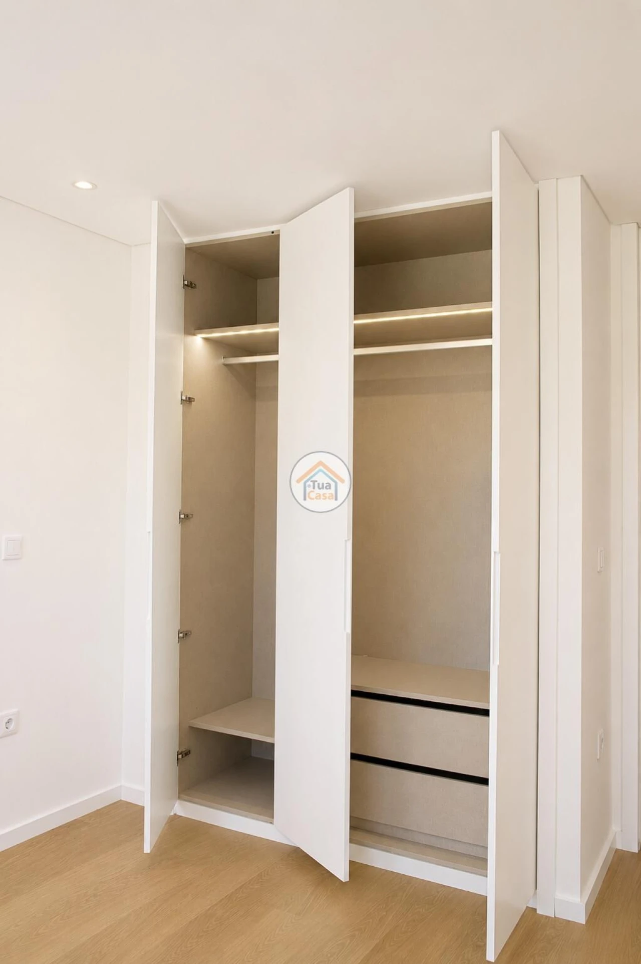 Apartamento T1 para Venda em Mafamude e Vilar do Paraíso Foto 34