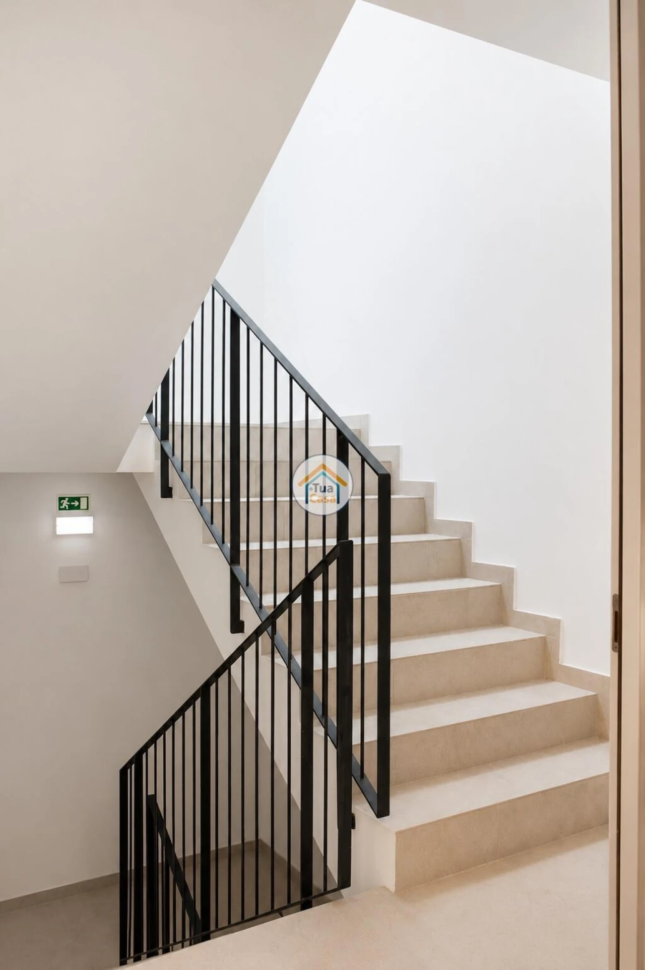 Apartamento T1 para Venda em Mafamude e Vilar do Paraíso Foto 7