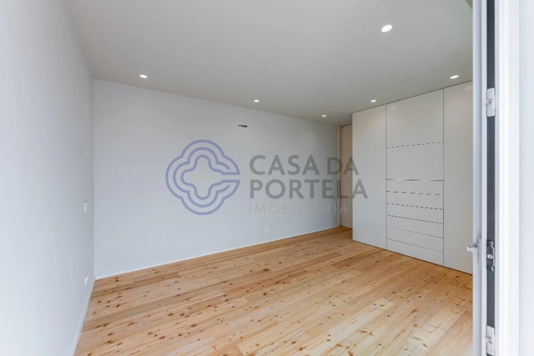 Moradia T4 para Venda em Canidelo Foto 37