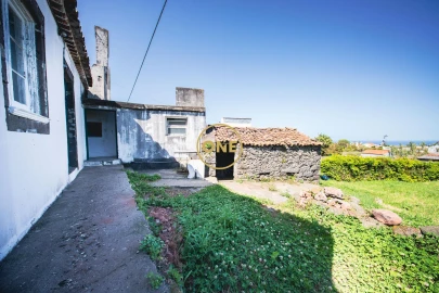 Moradia T1 para Venda em Lomba da Fazenda