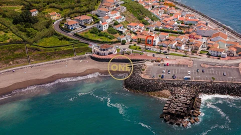 Moradia T2 para Venda em Ribeira Quente