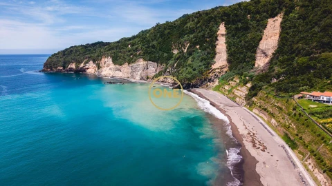 Moradia T2 para Venda em Ribeira Quente