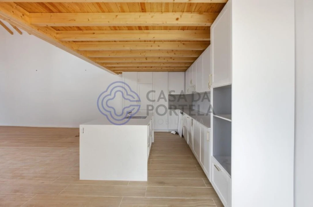 Moradia T3 para Venda em Carvoeira e Carmões Foto 27