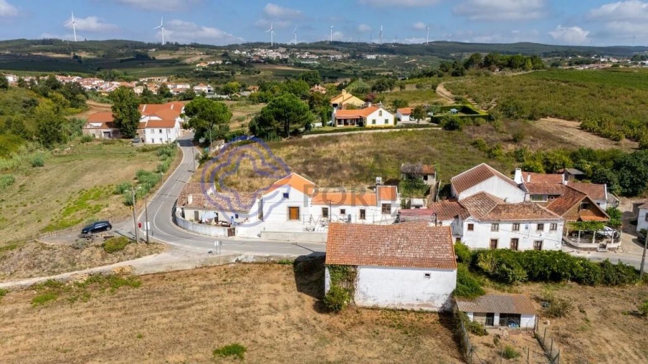 Moradia T3 para Venda em Carvoeira e Carmões Foto 20