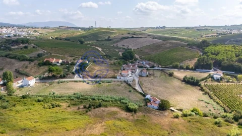 Moradia T3 para Venda em Carvoeira e Carmões