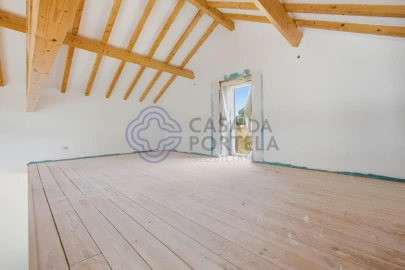 Moradia T3 para Venda em Carvoeira e Carmões