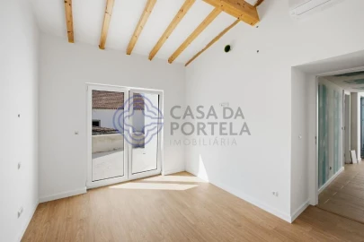Moradia T3 para Venda em Carvoeira e Carmões