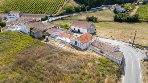 Moradia T3 para Venda em Carvoeira e Carmões