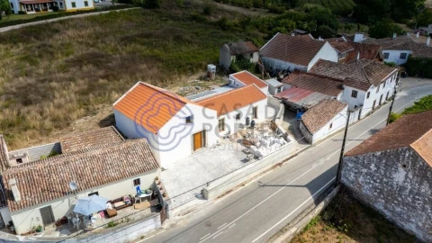 Moradia T3 para Venda em Carvoeira e Carmões