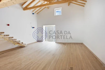 Moradia T3 para Venda em Carvoeira e Carmões