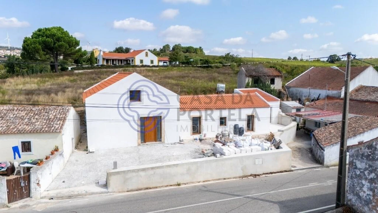 Moradia T3 para Venda em Carvoeira e Carmões Foto 4