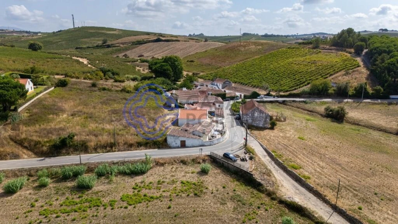 Moradia T3 para Venda em Carvoeira e Carmões Foto 15