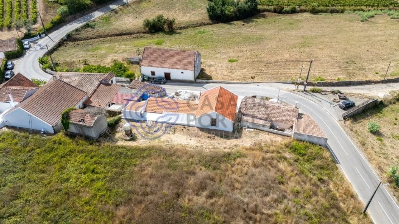 Moradia T3 para Venda em Carvoeira e Carmões Foto 13