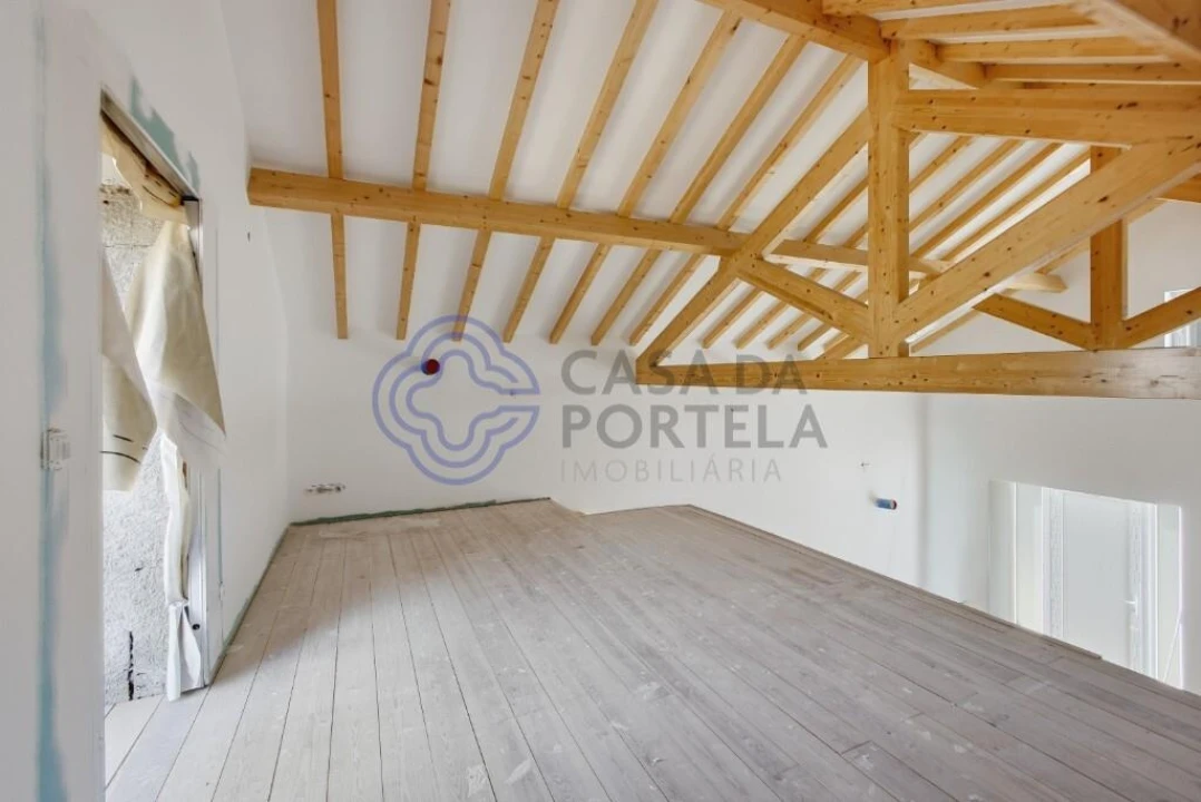 Moradia T3 para Venda em Carvoeira e Carmões Foto 32