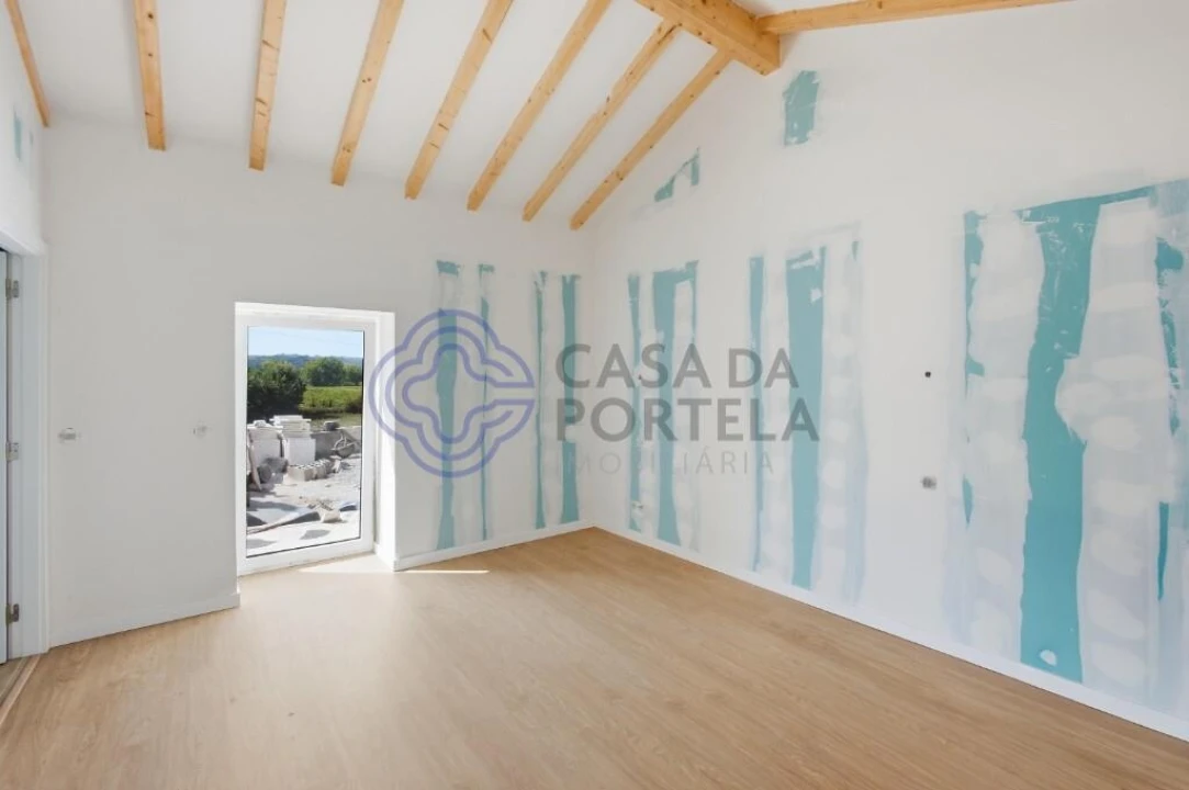 Moradia T3 para Venda em Carvoeira e Carmões Foto 37