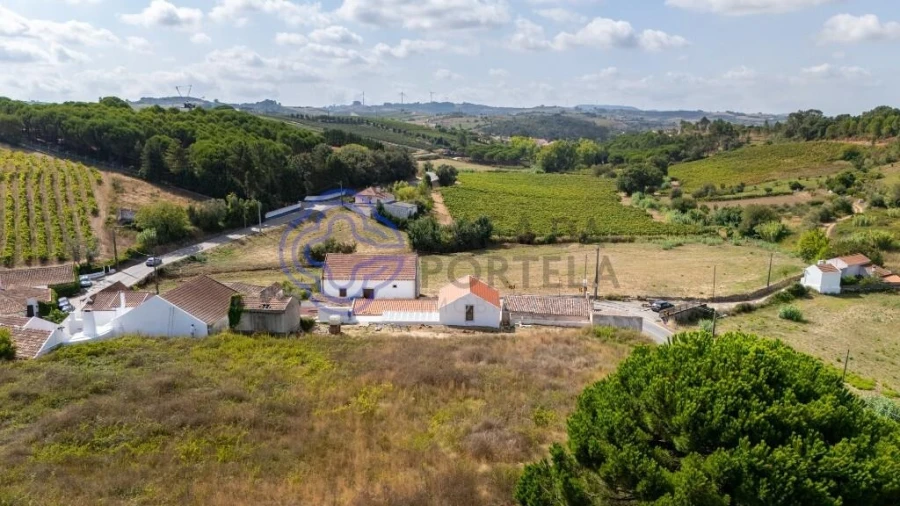 Moradia T3 para Venda em Carvoeira e Carmões Foto 18