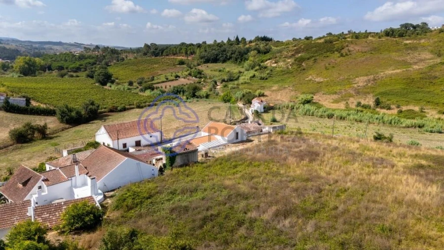 Moradia T3 para Venda em Carvoeira e Carmões Foto 17