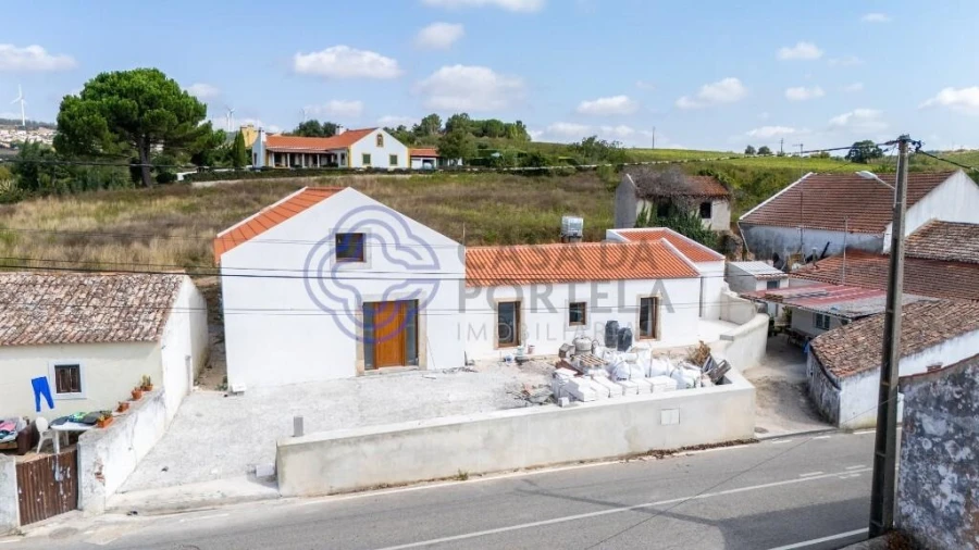 Moradia T3 para Venda em Carvoeira e Carmões Foto 4