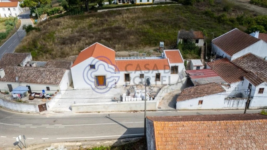 Moradia T3 para Venda em Carvoeira e Carmões Foto 3
