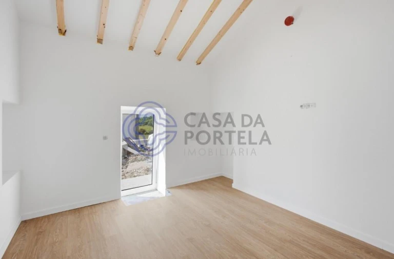Moradia T3 para Venda em Carvoeira e Carmões Foto 40