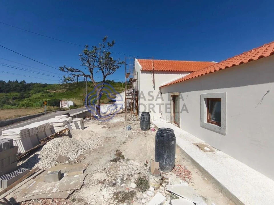 Moradia T3 para Venda em Carvoeira e Carmões Foto 21