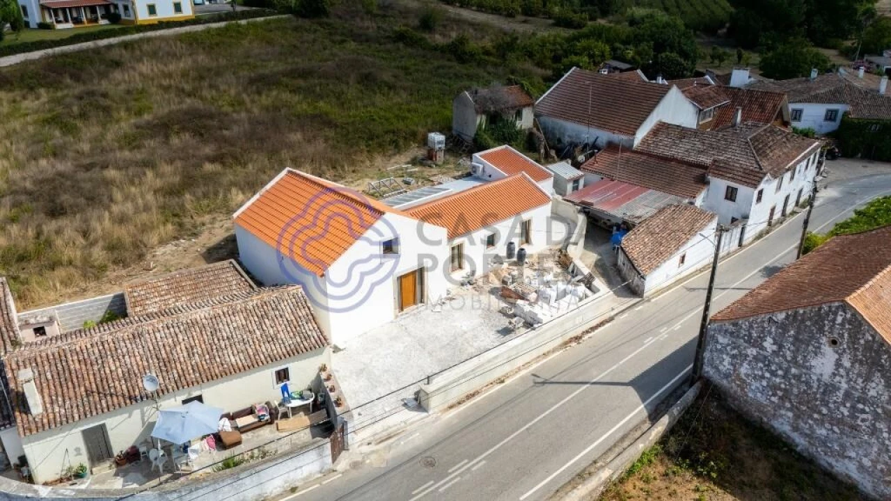 Moradia T3 para Venda em Carvoeira e Carmões Foto 2