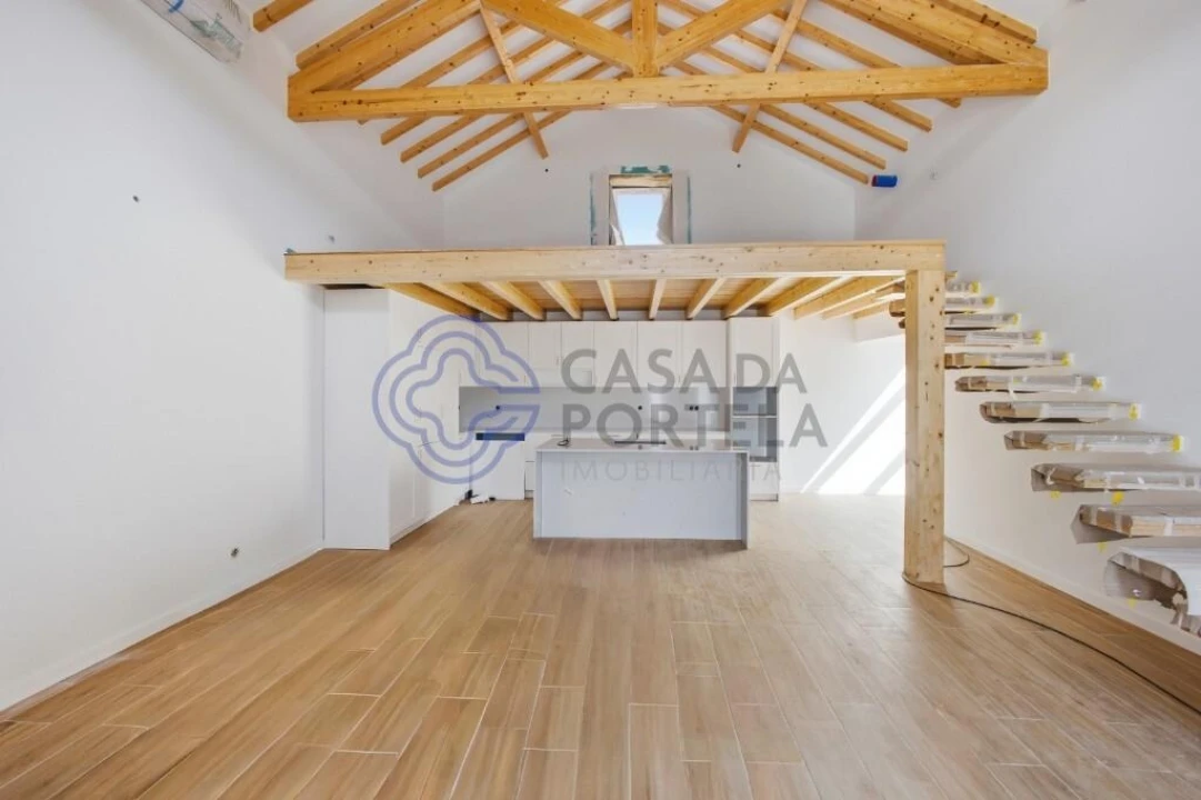 Moradia T3 para Venda em Carvoeira e Carmões Foto 22