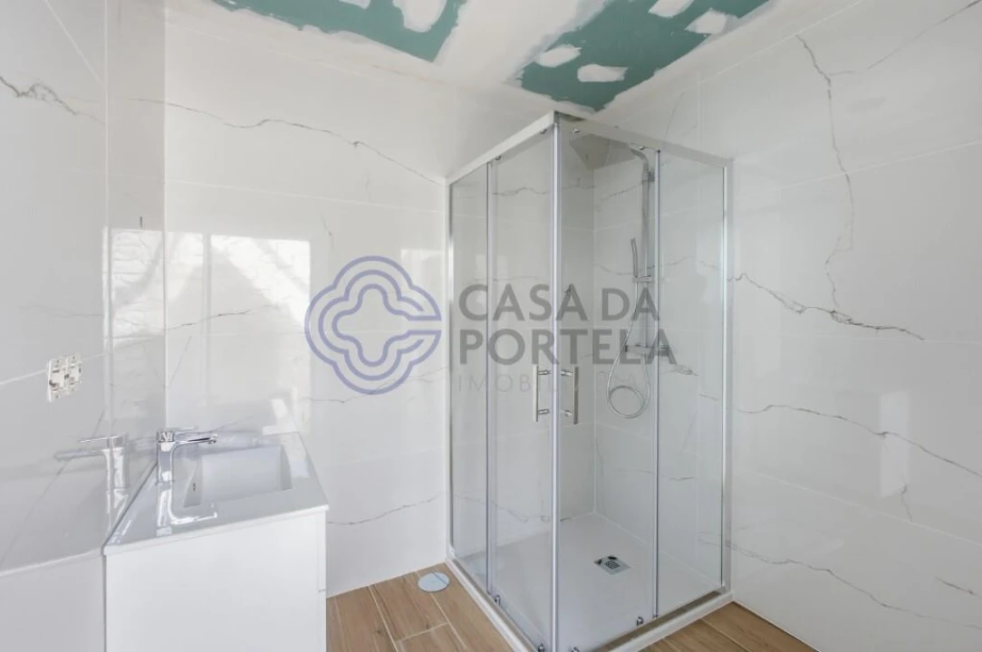 Moradia T3 para Venda em Carvoeira e Carmões Foto 39