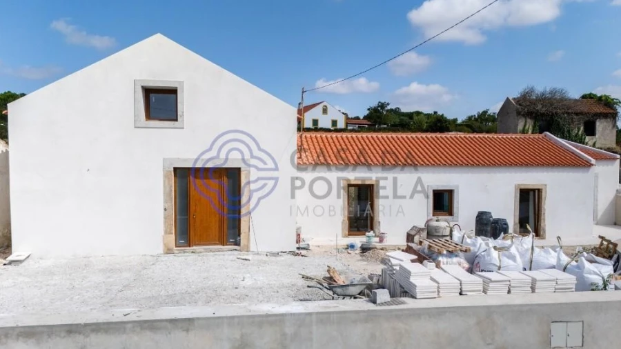 Moradia T3 para Venda em Carvoeira e Carmões