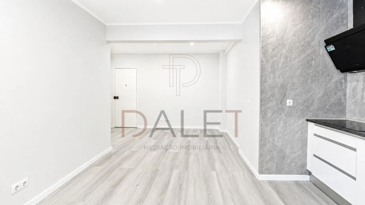 Apartamento T1 para Venda em Venteira Foto 9