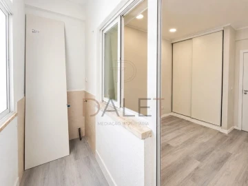 Apartamento T1 para Venda em Venteira