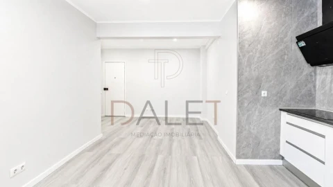 Apartamento T1 para Venda em Venteira