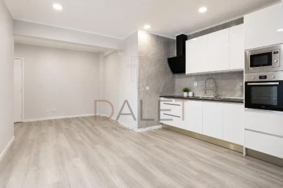 Apartamento T1 para Venda em Venteira